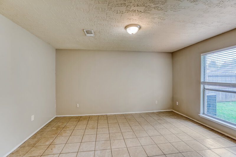 1,535/Mo, 7622 Millbrae Ln Houston, TX 77041 Main Bedroom View