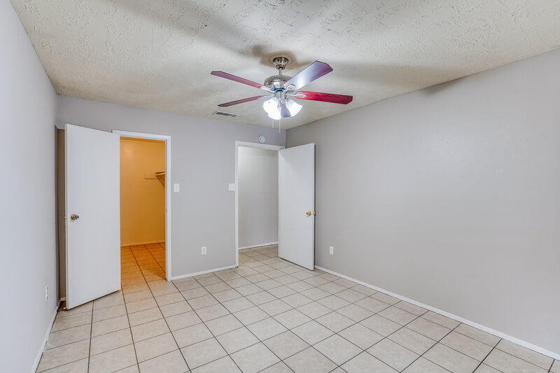 1,535/Mo, 7622 Millbrae Ln Houston, TX 77041 Bedroom View 2