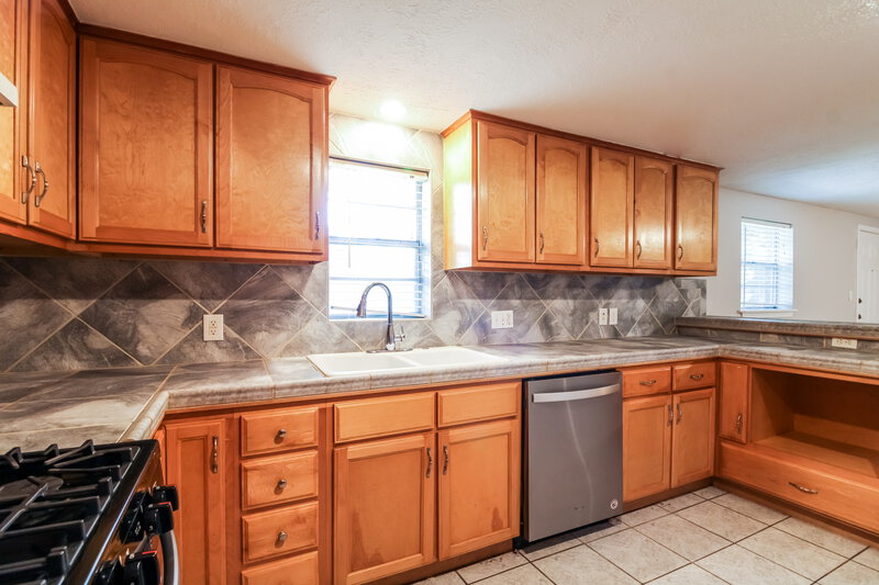 1,640/Mo, 2921 Leroy St Bacliff, TX 77518 Kitchen View 2