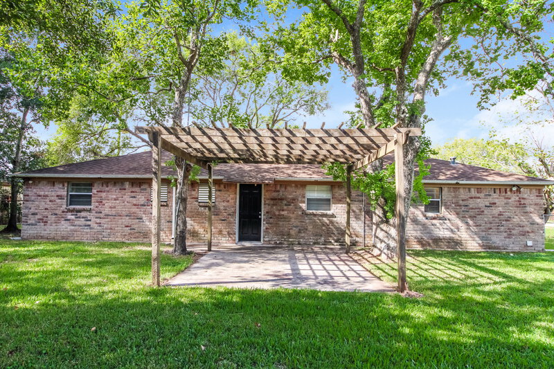 1,640/Mo, 2921 Leroy St Bacliff, TX 77518 Rear View