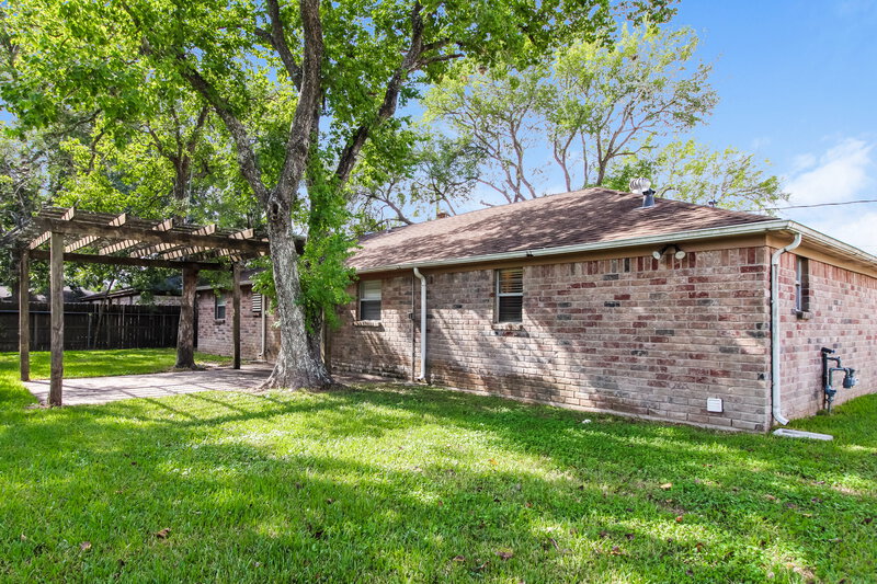 1,640/Mo, 2921 Leroy St Bacliff, TX 77518 Rear View 3