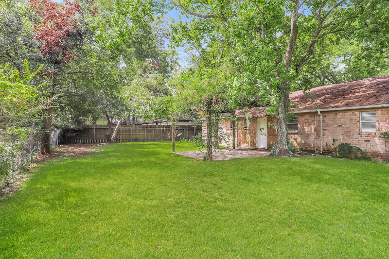1,640/Mo, 2921 Leroy St Bacliff, TX 77518 Rear View 4