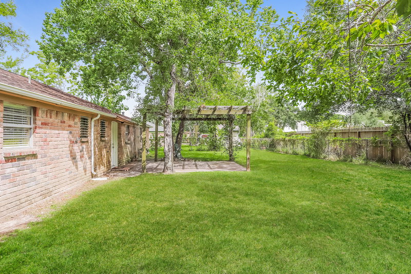 1,640/Mo, 2921 Leroy St Bacliff, TX 77518 photo View