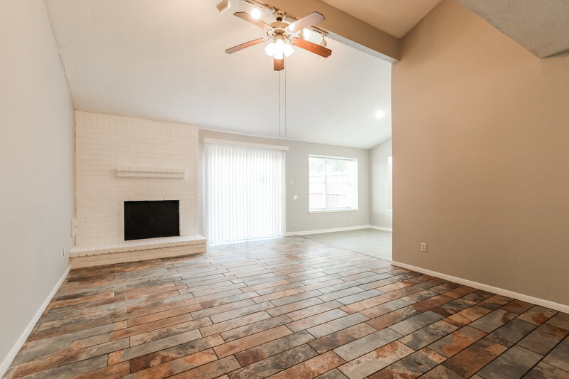 1,620/Mo, 4015 Adonis Spring, TX 77373 Living Room View