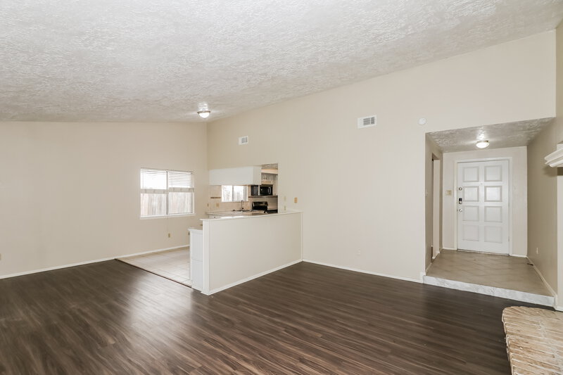 1,570/Mo, 8419 Old Meadow Ln Houston, TX 77064 Living Room View 2