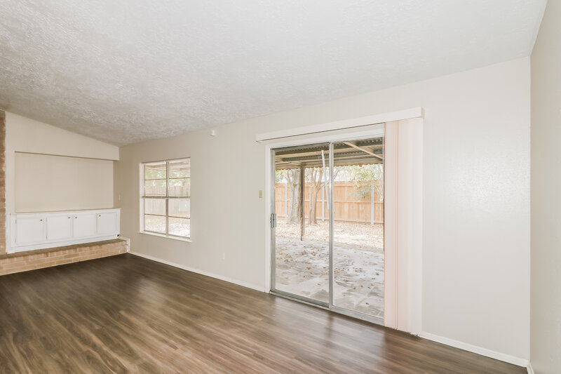 1,570/Mo, 8419 Old Meadow Ln Houston, TX 77064 Living Room View 3