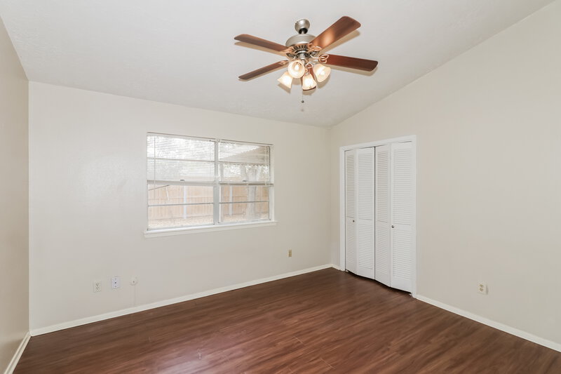 1,570/Mo, 8419 Old Meadow Ln Houston, TX 77064 Main Bedroom View