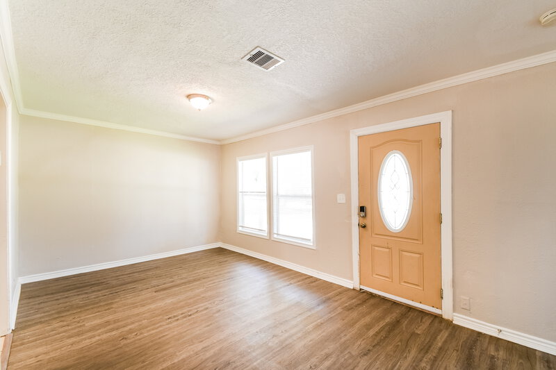 1,475/Mo, 1505 4th Ave N Texas City, TX 77590 Living Room View 3
