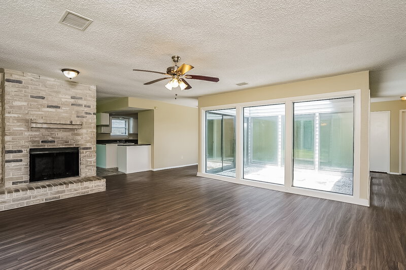 2,740/Mo, 16215 Pasadero Dr Houston, TX 77083 Living Room View