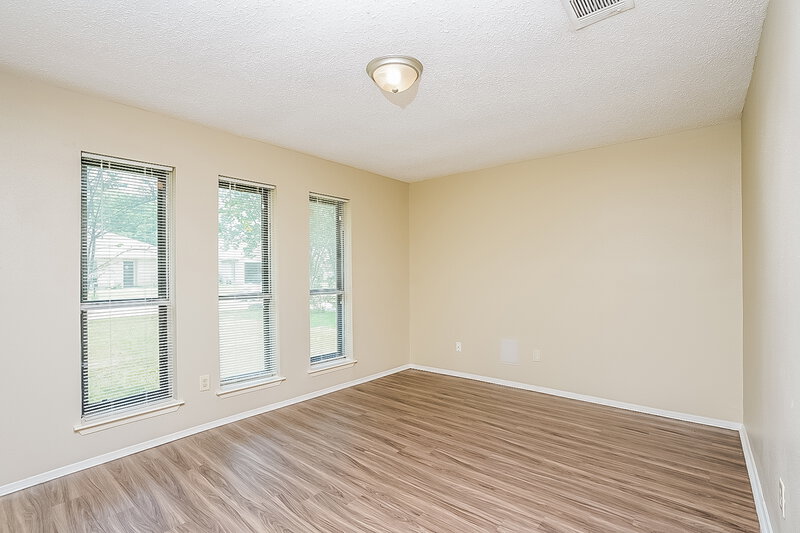 2,740/Mo, 16215 Pasadero Dr Houston, TX 77083 Living Room View 2