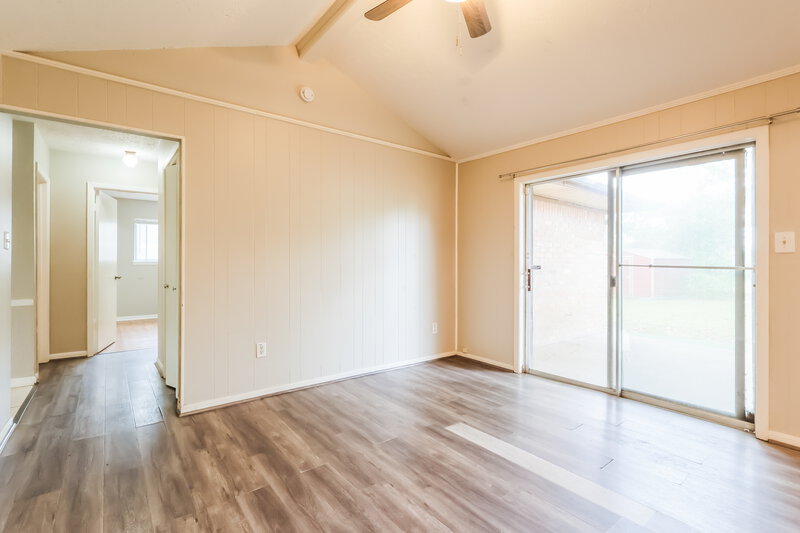 1,635/Mo, 200 Montrose Cir Conroe, TX 77301 Living Room View 4