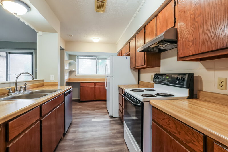 1,635/Mo, 200 Montrose Cir Conroe, TX 77301 Kitchen View