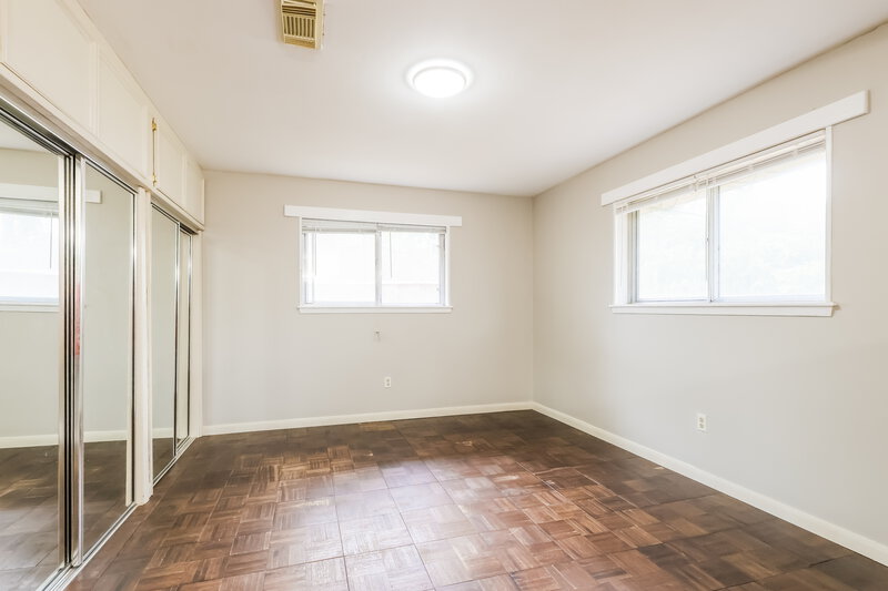 1,635/Mo, 200 Montrose Cir Conroe, TX 77301 Main Bedroom View 2