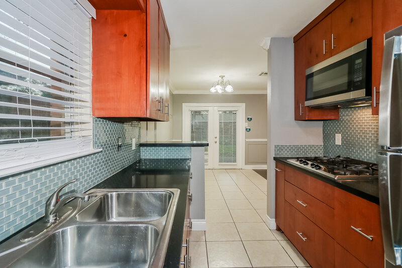 1,670/Mo, 914 Mosher Ln Houston, TX 77088 Kitchen View 2