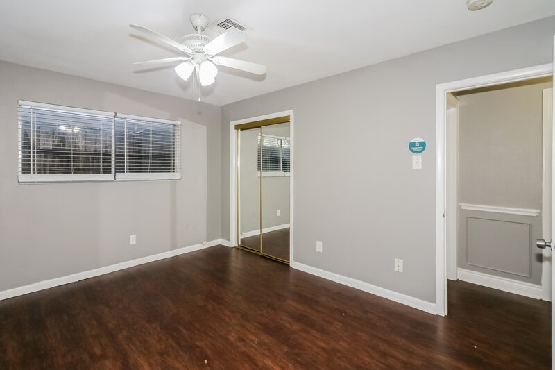 1,670/Mo, 914 Mosher Ln Houston, TX 77088 Main Bedroom View 2