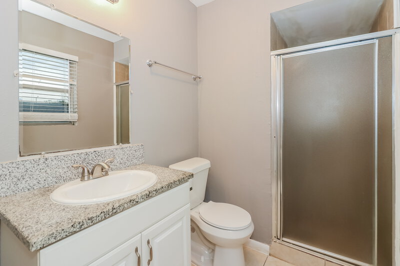 1,670/Mo, 914 Mosher Ln Houston, TX 77088 Main Bathroom View