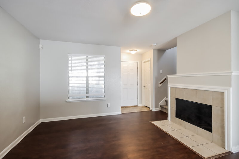 0/Mo, 218 Silky Leaf Dr. Houston, TX 77073 Living Room View