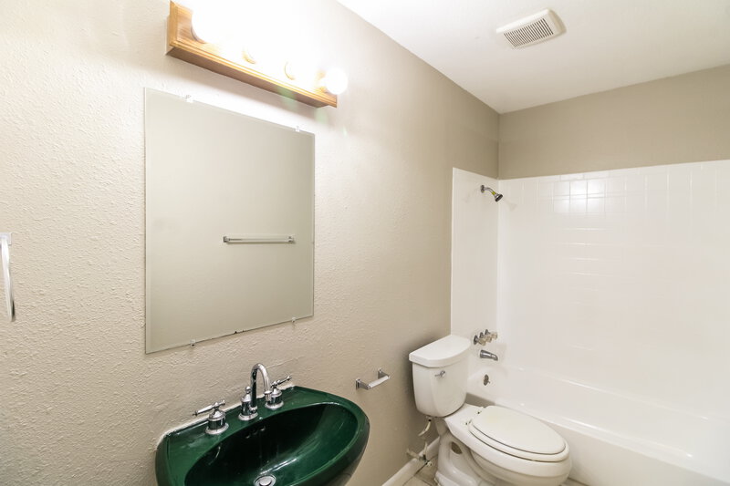 1,715/Mo, 1014 Summers Dr. Missouri City, TX 77489 Bathroom View