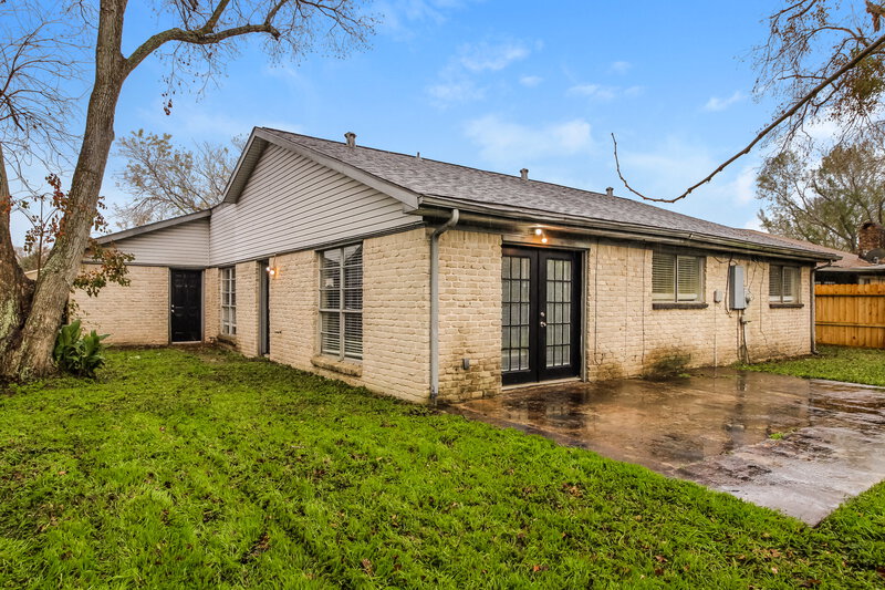 1,715/Mo, 1014 Summers Dr. Missouri City, TX 77489 Rear View 2