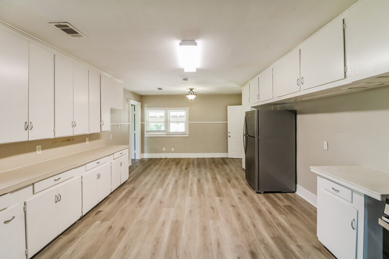 1,690/Mo, 522 12th Ave Texas City, TX 77590 Dining Room View