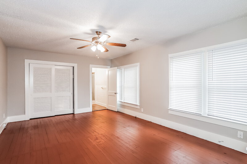 1,595/Mo, 522 12th Ave Texas City, TX 77590 Main Bedroom View