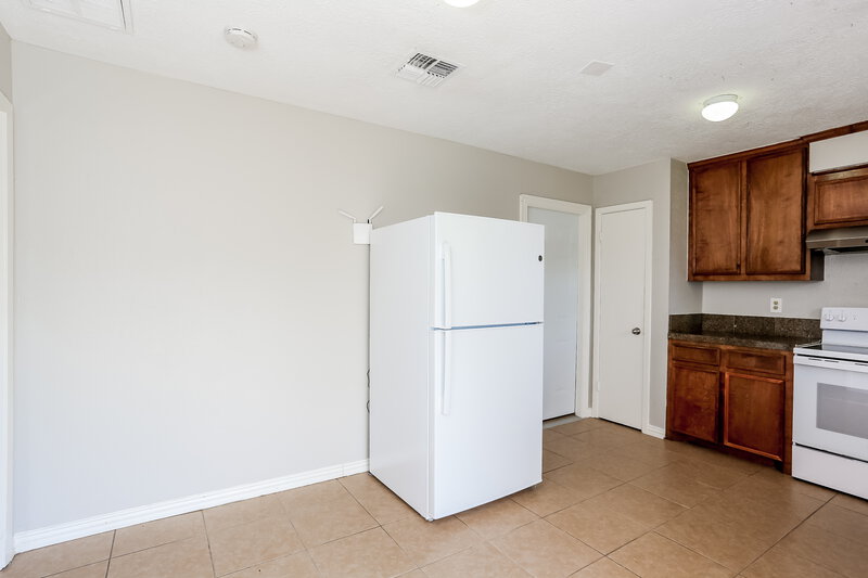 1,525/Mo, 746 Terryhollow St Channelview, TX 77530 Kitchen View