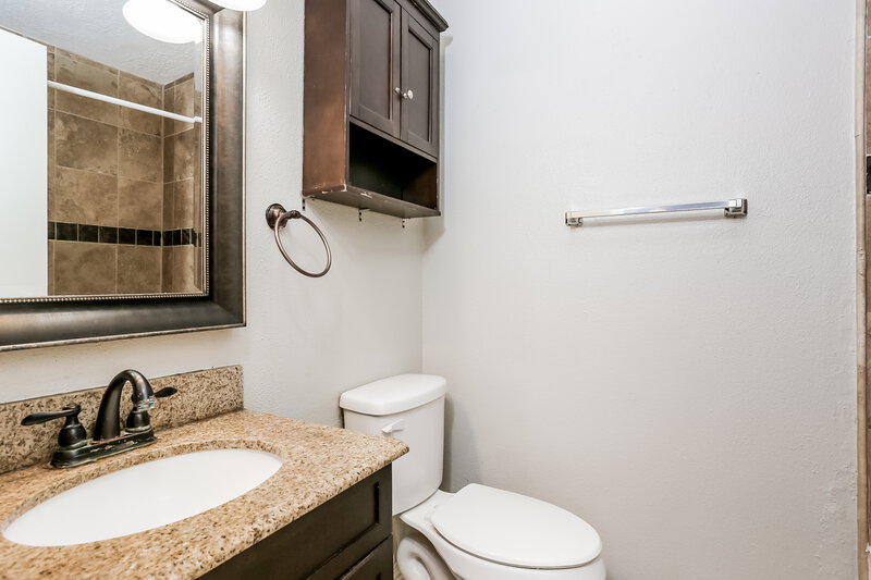 1,525/Mo, 746 Terryhollow St Channelview, TX 77530 Main Bathroom View