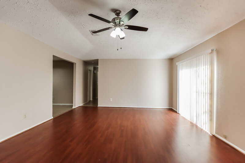 1,465/Mo, 20026 Dawn Mist Dr Humble, TX 77346 Living Room View