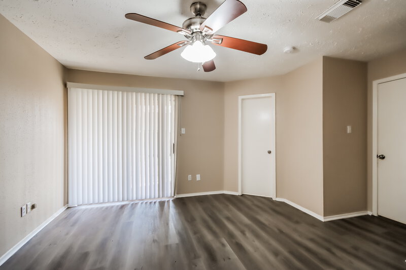 1,465/Mo, 20026 Dawn Mist Dr Humble, TX 77346 Main Bedroom View