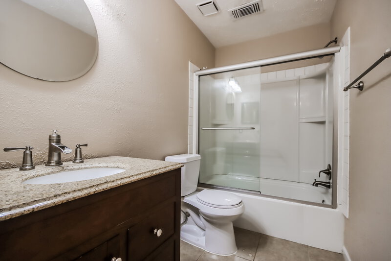 1,465/Mo, 20026 Dawn Mist Dr Humble, TX 77346 Bathroom View