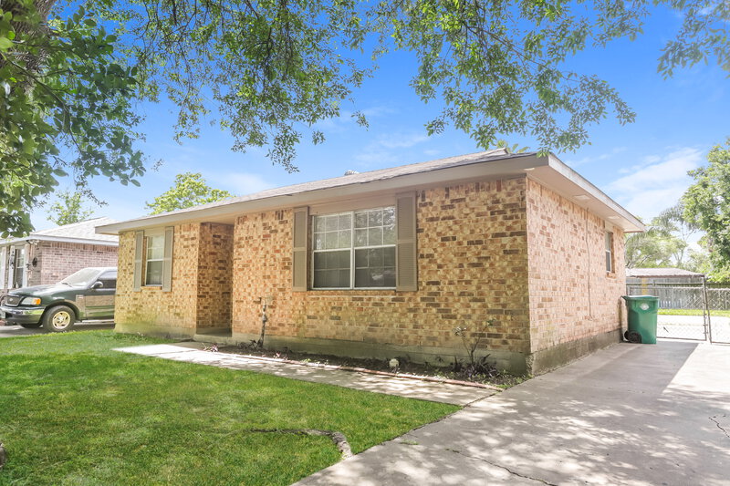1,820/Mo, 4718 Pine St Pasadena, TX 77586 External View