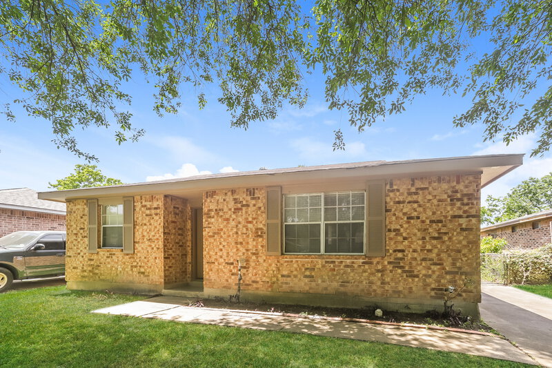 1,820/Mo, 4718 Pine St Pasadena, TX 77586 Front View