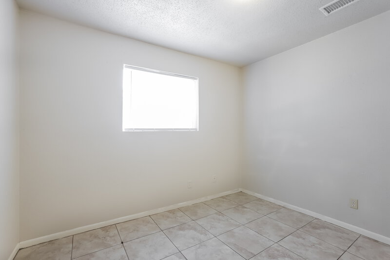 1,820/Mo, 4718 Pine St Pasadena, TX 77586 Bedroom View 6