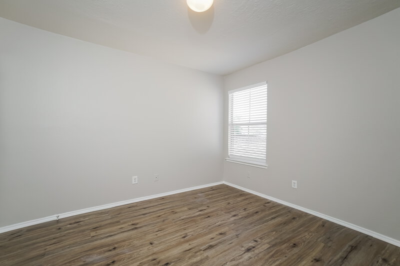 0/Mo, 422 N Willow Dr Houston, TX 77073 Bedroom View