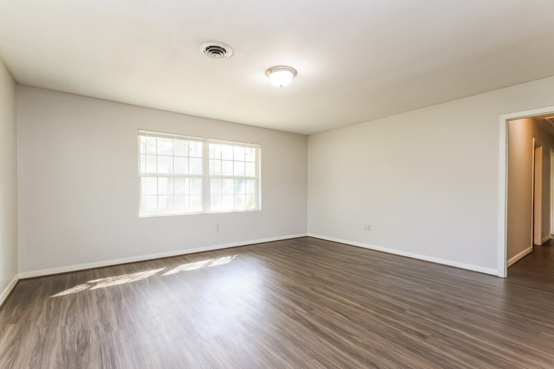 1,640/Mo, 608 Hilliard Conroe, TX 77301 Living Room View