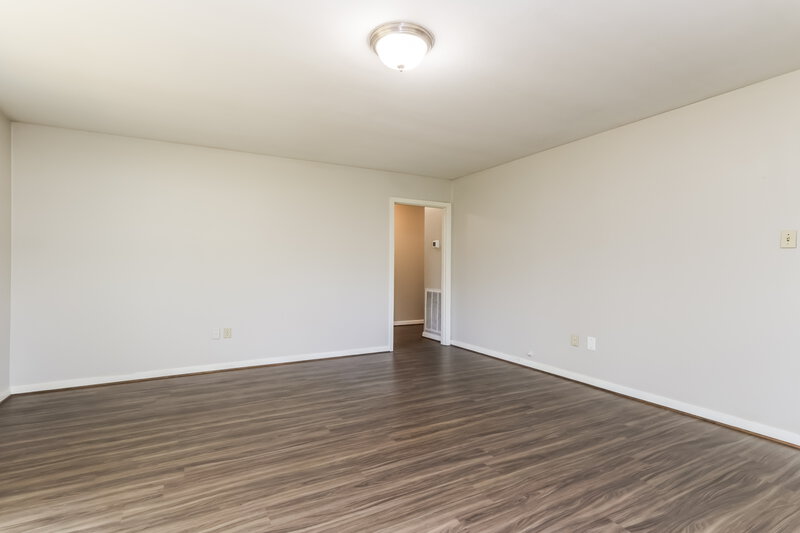 1,640/Mo, 608 Hilliard Conroe, TX 77301 Living Room View 2