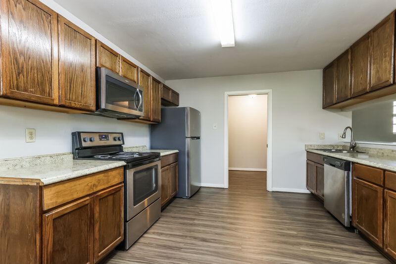 1,640/Mo, 608 Hilliard Conroe, TX 77301 Kitchen View 2