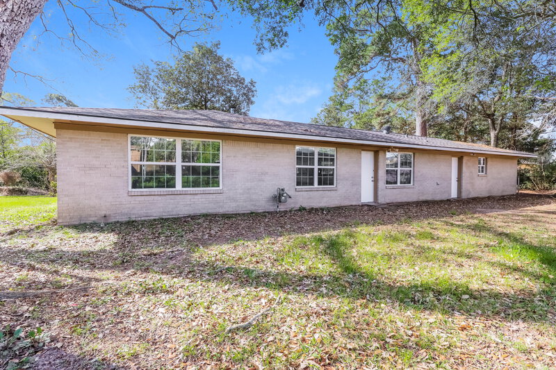 1,640/Mo, 608 Hilliard Conroe, TX 77301 Rear View