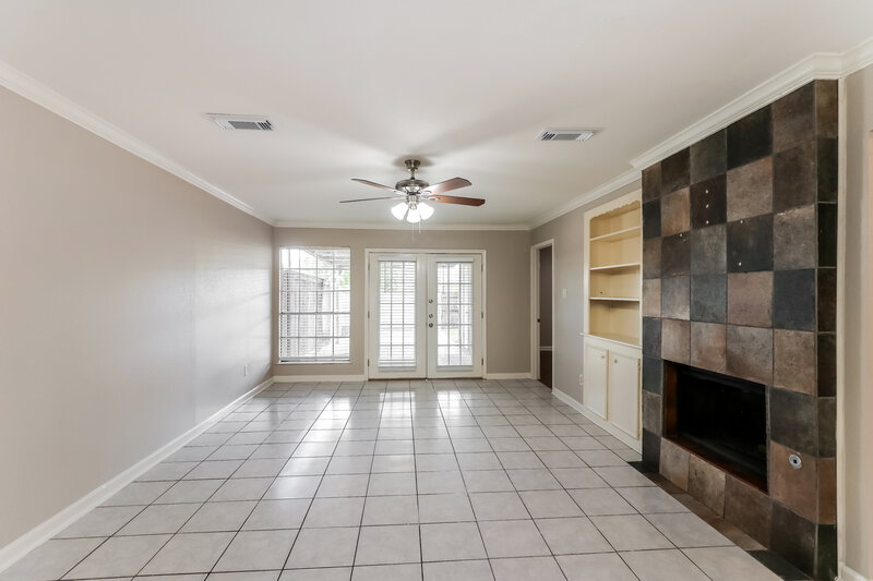 1,800/Mo, 12805 Bexley Dr Houston, TX 77099 Living Room View