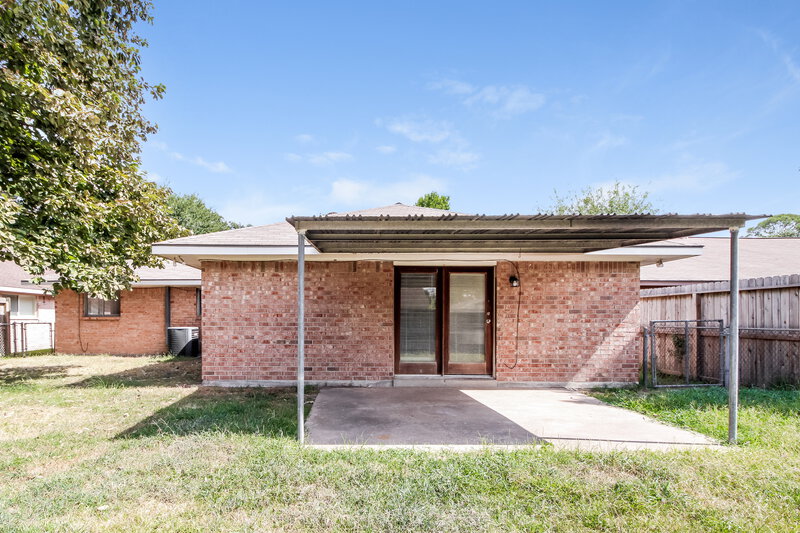 1,565/Mo, 5014 Hasie Dr Houston, TX 77032 Rear View