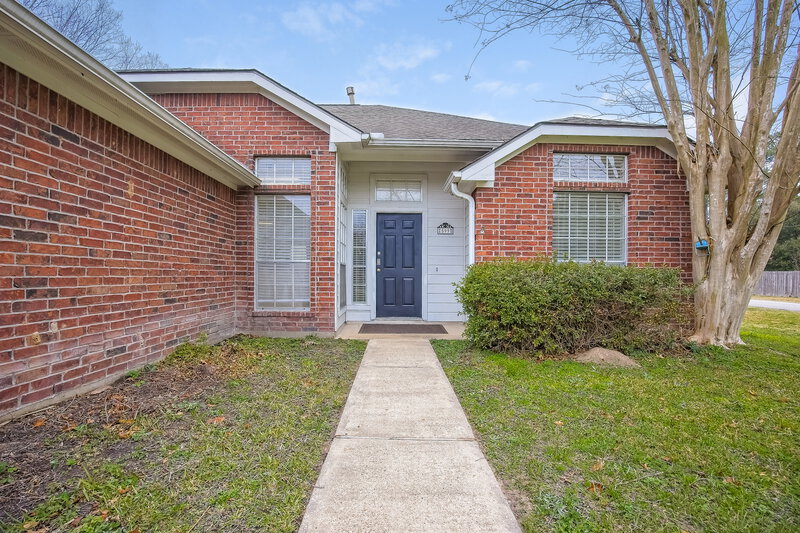 1,895/Mo, 599 Orangewood Conroe, TX 77302 Front View