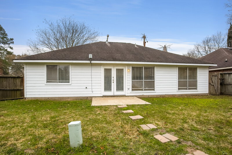 1,895/Mo, 599 Orangewood Conroe, TX 77302 Rear View