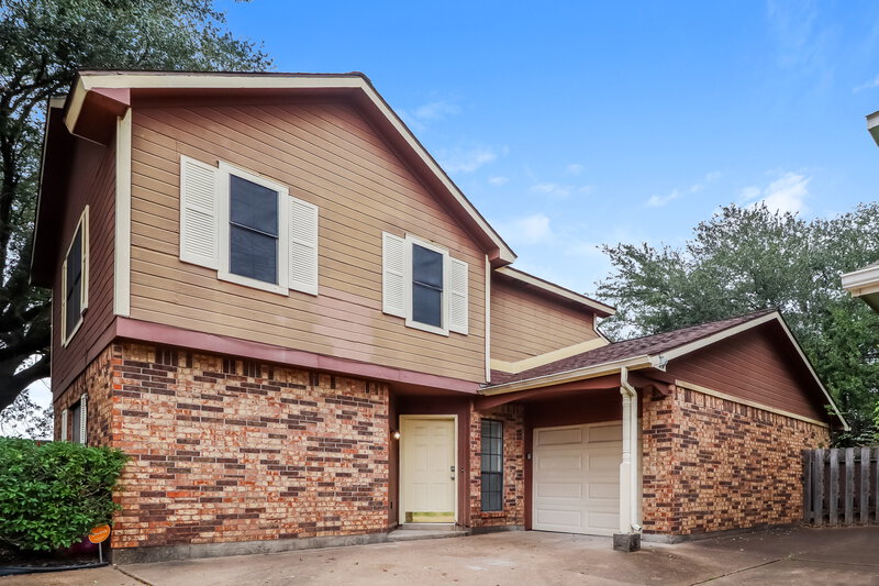 1,585/Mo, 21 Regency Ln Houston, TX 77088 External View