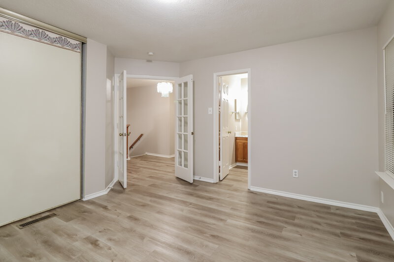 1,585/Mo, 21 Regency Ln Houston, TX 77088 Main Bedroom View