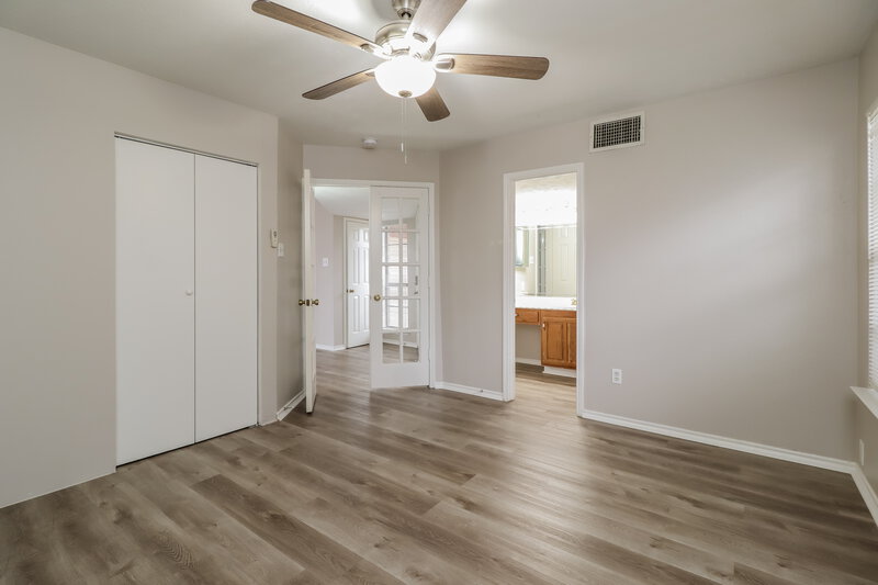 1,585/Mo, 21 Regency Ln Houston, TX 77088 Bedroom View