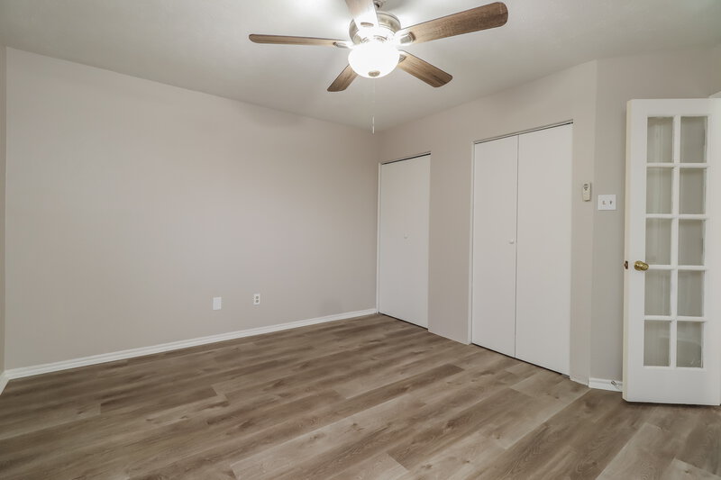 1,585/Mo, 21 Regency Ln Houston, TX 77088 Bedroom View 2