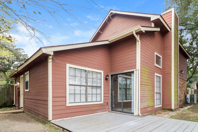 1,585/Mo, 21 Regency Ln Houston, TX 77088 Rear View