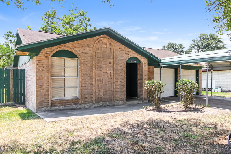 1,570/Mo, 2701 5th Ave N. Texas City, TX 77590 Front View