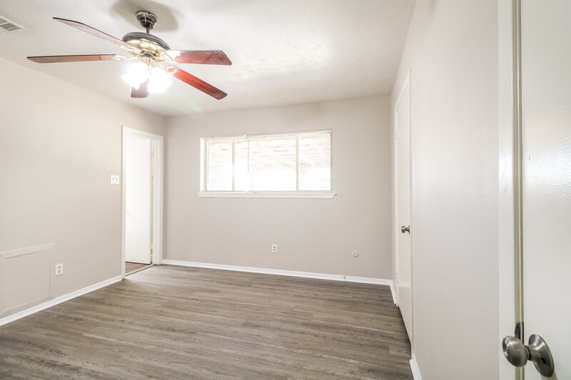 1,570/Mo, 2701 5th Ave N. Texas City, TX 77590 Main Bedroom View 2