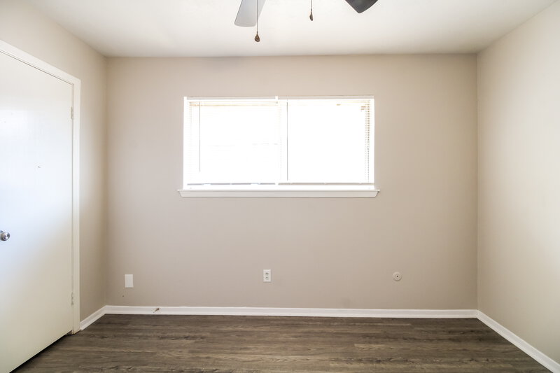 1,570/Mo, 2701 5th Ave N. Texas City, TX 77590 Bedroom View 2